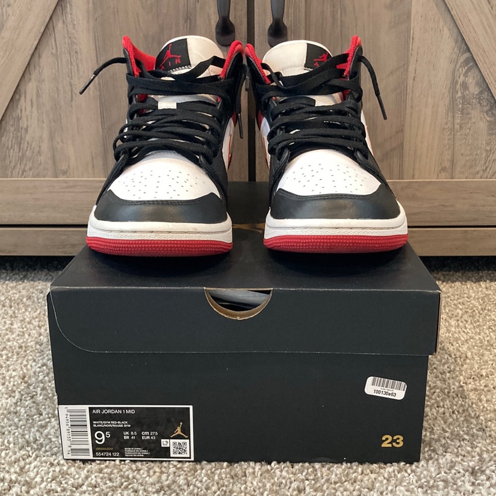 Men’s Jordan 1 mid red black white (size 9.5)